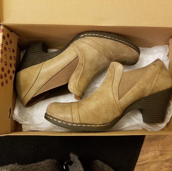 Shoes - Picture 1 of 5